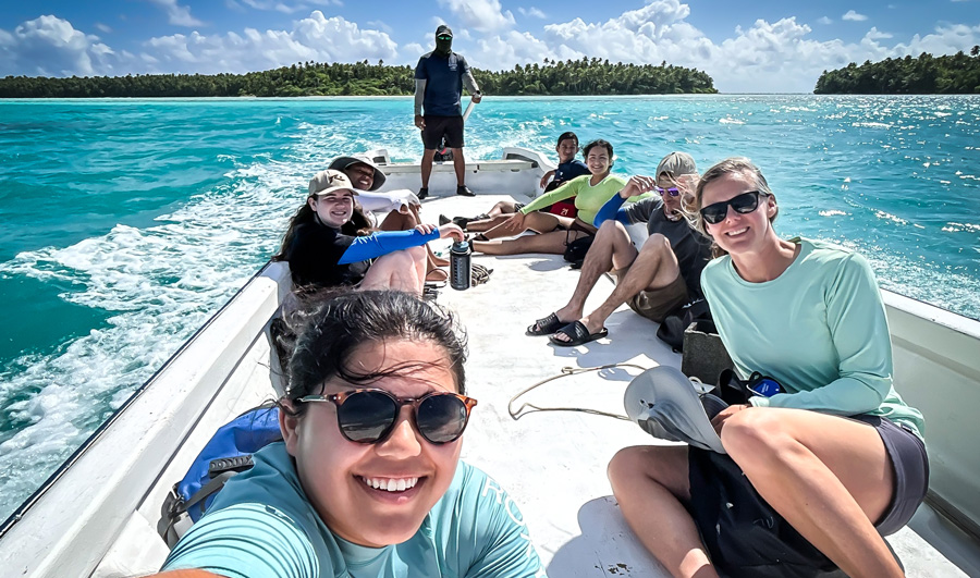 Bailey College students and faculty in French Polynesia