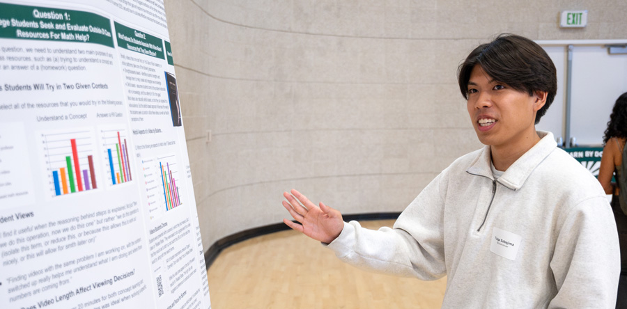 Taiga Sobajima, BEACoN Research Scholar with research poster