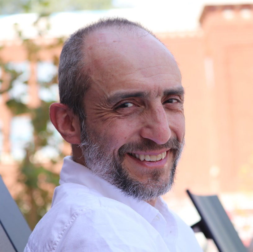 Dr. Francisco Fernflores