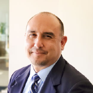 Javier Barajas headshot.