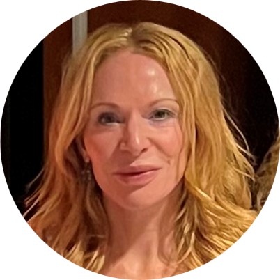 Stefanie Mick headshot